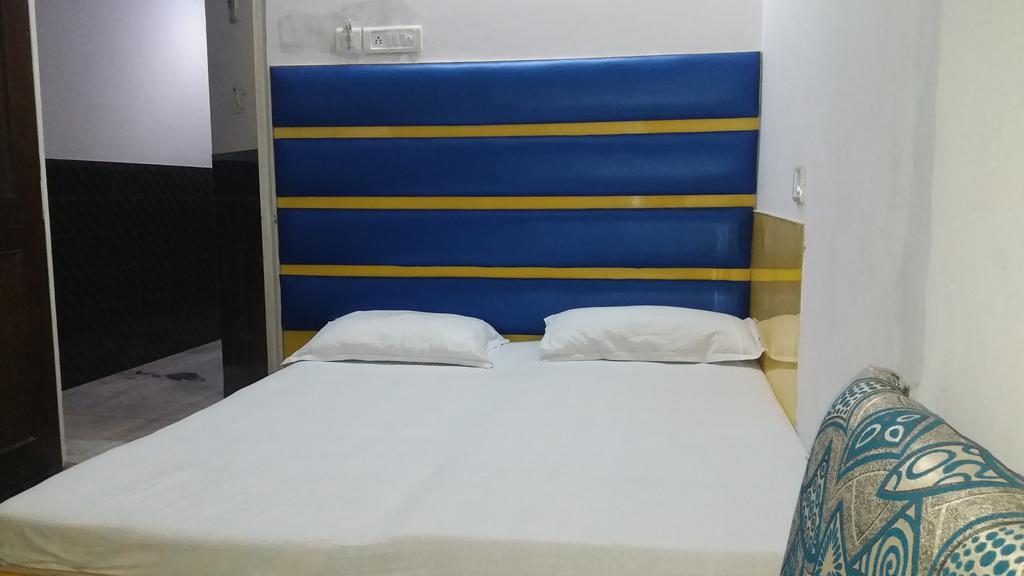 Hotel Kwality New Delhi Bagian luar foto