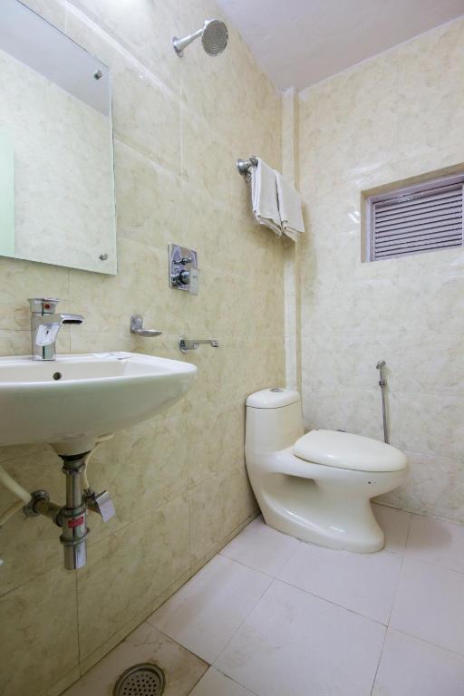 Hotel Kwality New Delhi Bagian luar foto