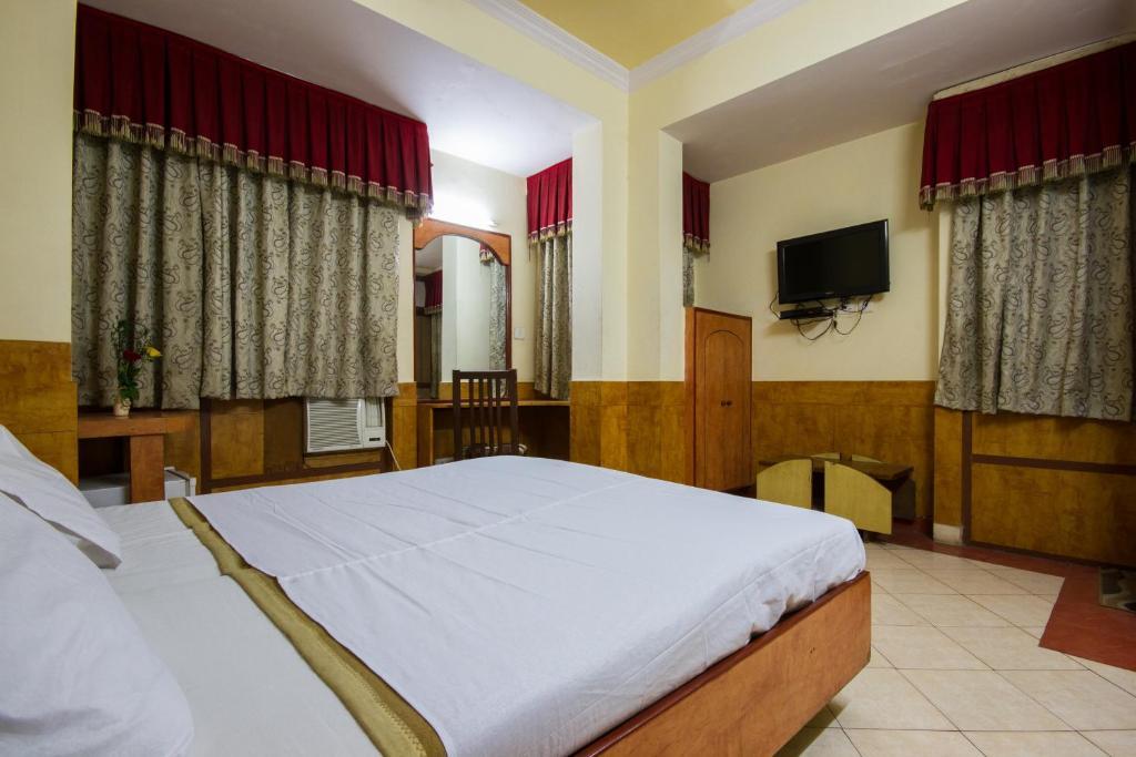 Hotel Kwality New Delhi Bagian luar foto