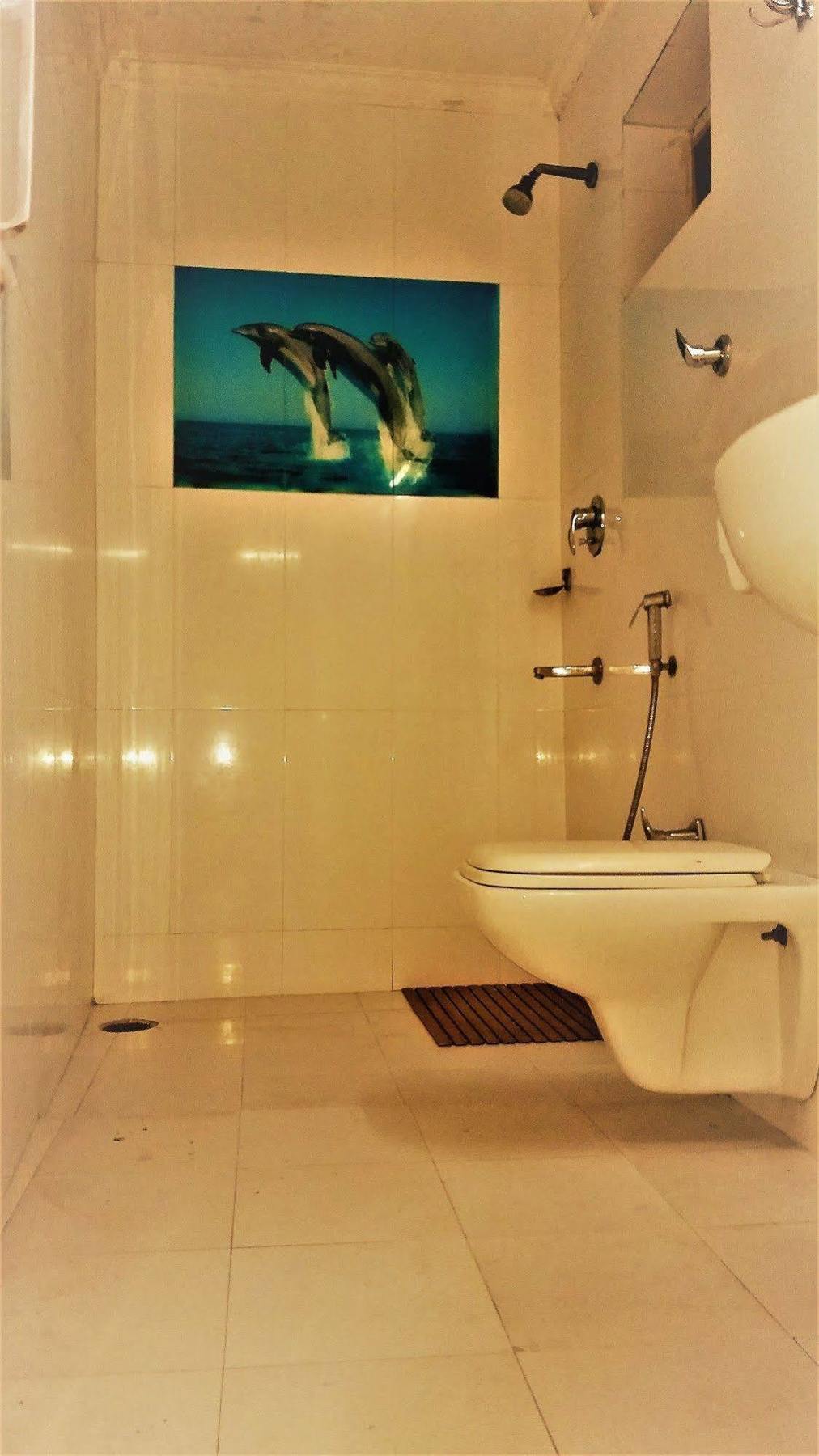 Hotel Kwality New Delhi Bagian luar foto