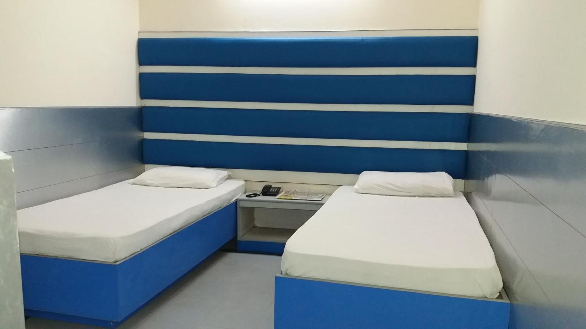 Hotel Kwality New Delhi Bagian luar foto